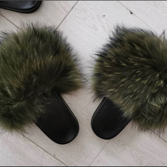 ✨NWOT✨ Fluffy Fur Slides - Picture 2 of 11